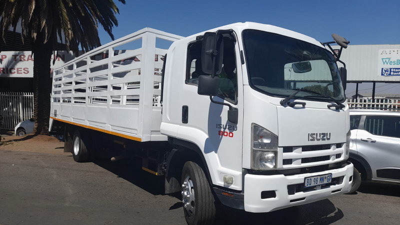 Isuzu ftr800 cattle body in an immaculate condition for sale