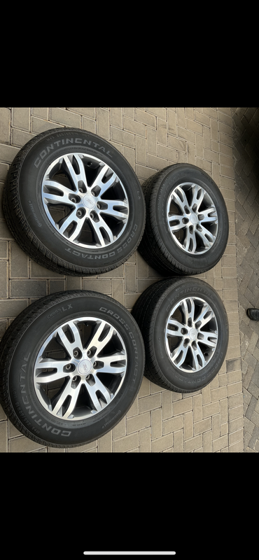 Ford Everest 18” rims and tyres