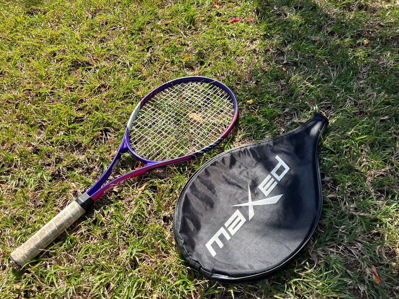 Maxed tennis racket