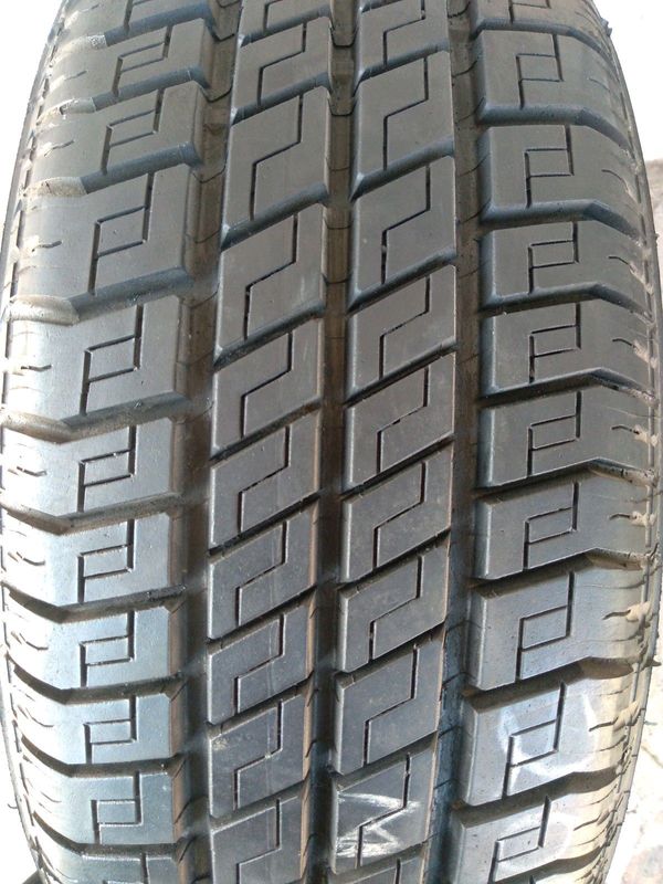 1x 205/60/15 michelin tyre 89%thread excellent condition