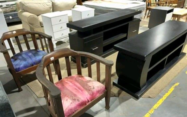 hi..I buy used furniture and appliances cash paid same time 0677187513