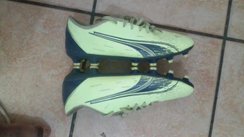Puma ultra soccer boots
