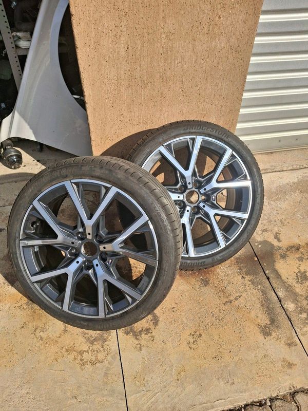 Bmw 2022 F40 128ti 18 inch rimz with new tyres.only have 2