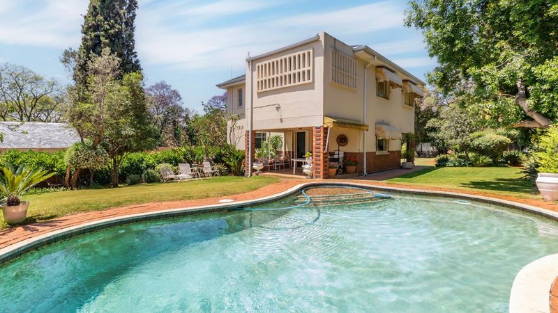 Elegant 3 bedroom double storey family home in sought after Greenside
