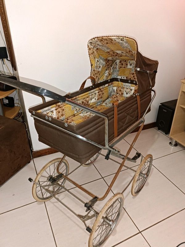 Vintage Baby Carriage Type Pram