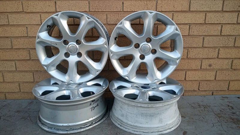 A set of 16inches original ford fiesta mags 4x108 PCD also fit ford figo/ ford Ecosport/ ford bantam