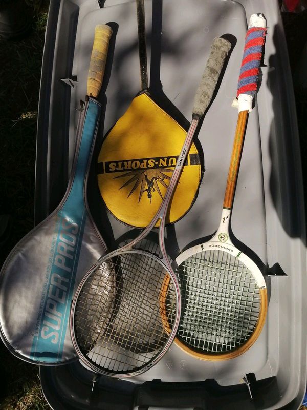 4 old squash rackets R250