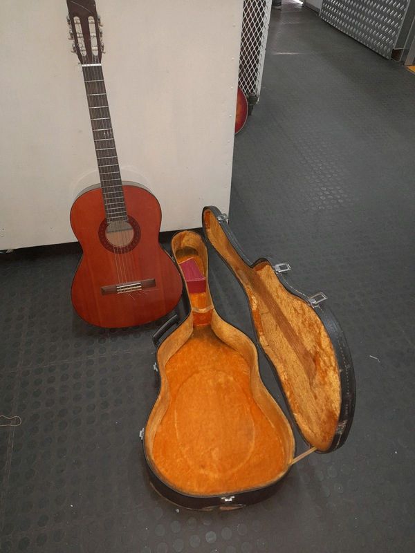 Yamaha C-40 Acoustic guitar 21May24
