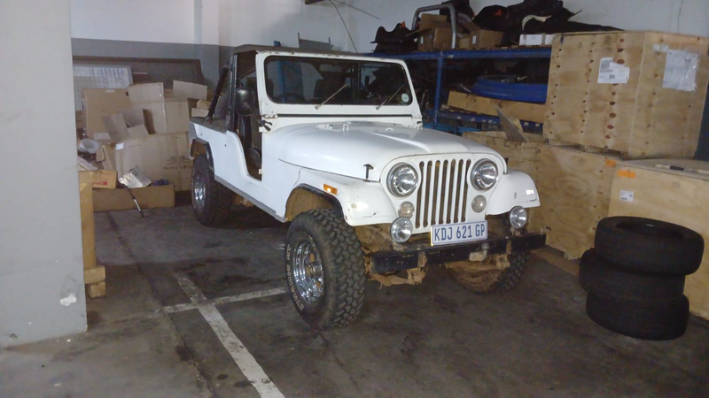 Willys Jeep CJ6 3.8 straight six