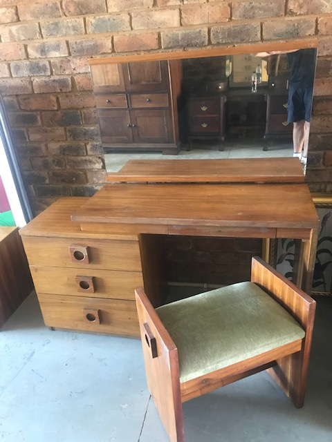 Dressing table. Price: R1000