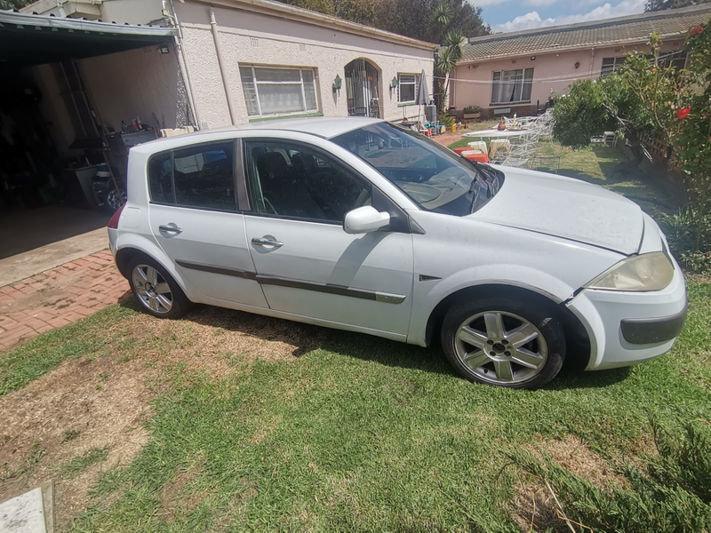 2004 Renault Megane Hatchback