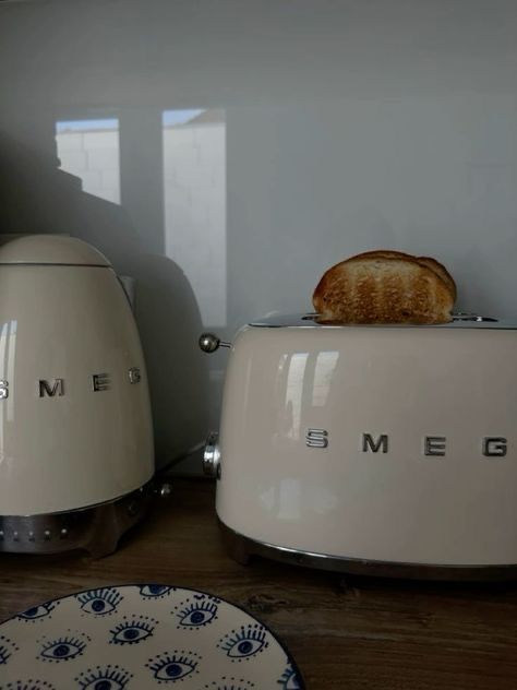 SMEG kettle and toaster