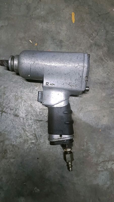 Pneumatic Impact Gun