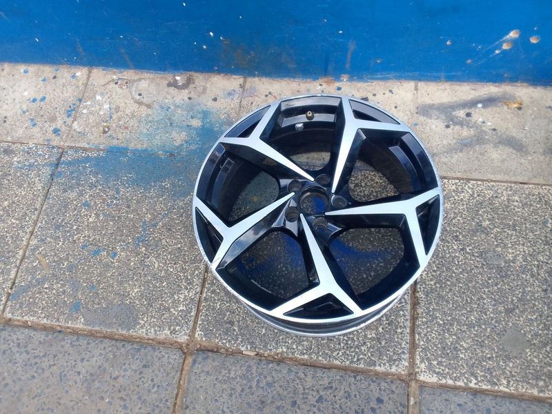 One single 17inch R-line rim 5x100 PCD for polo. Still in perfect condition 0730045063 you can conta