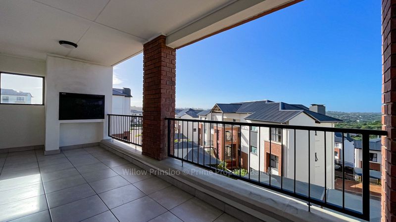 Modern &amp; Spacious 2-bedroom apartment in Ballito hills.