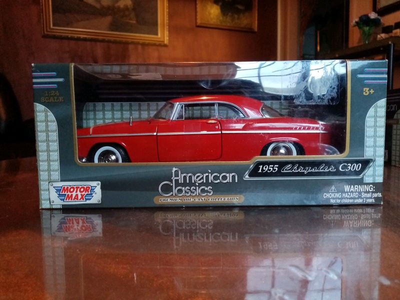 1;24 Die-Cast 55 Chrysler C300 for sale R350. Call Paul Cell 0794954164 or W-app me