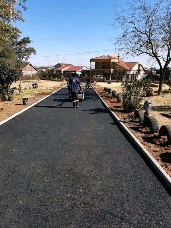 Tar and paving
