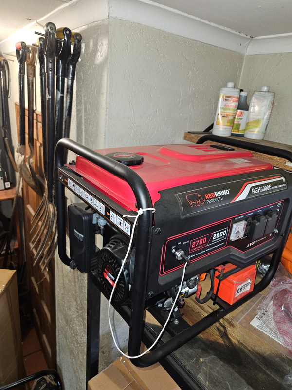 Generator New 3KVA with KEY STARTER and battery from LAWNit Repairs Moreleta Park