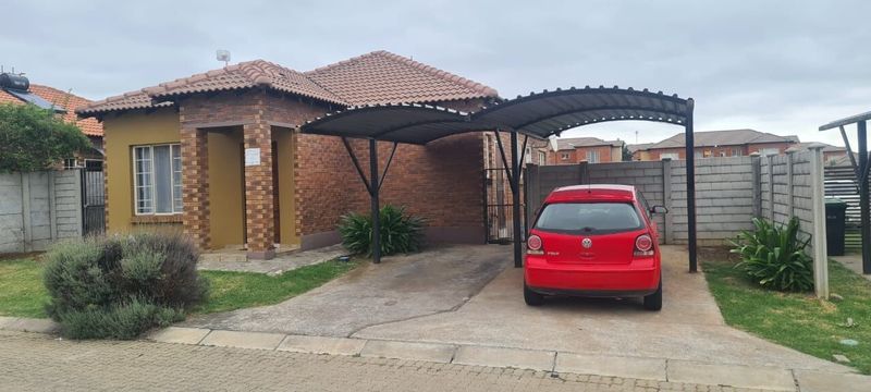 3 Bedroom Gated Estate For Sale in Waterval East