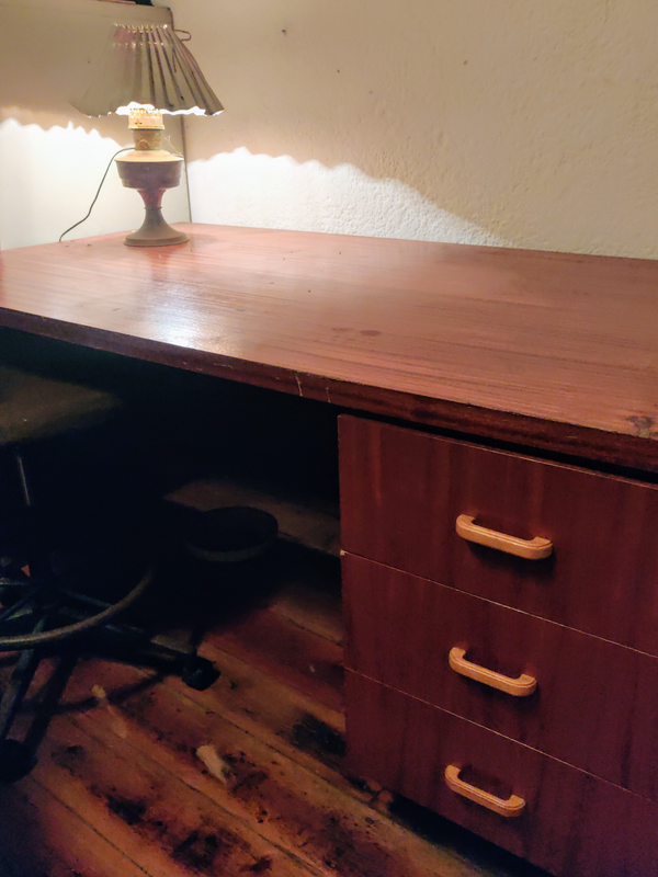 Mahogany Veneer Desk for Sale - Great Condition