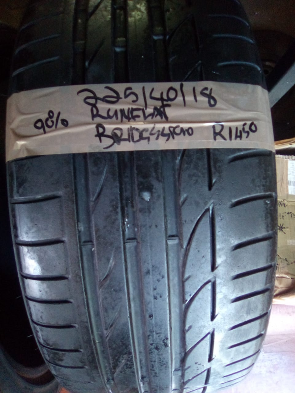 1xBridgestone Runflat tyre 225/40/18 90%