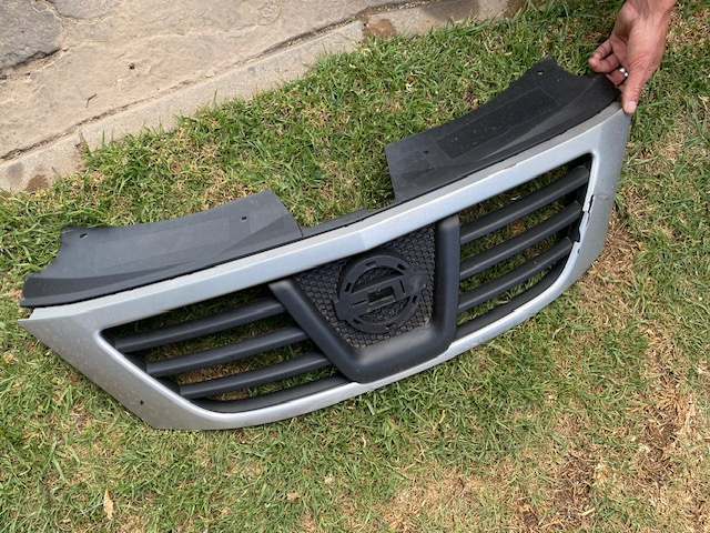 Nissan NP200 Grill