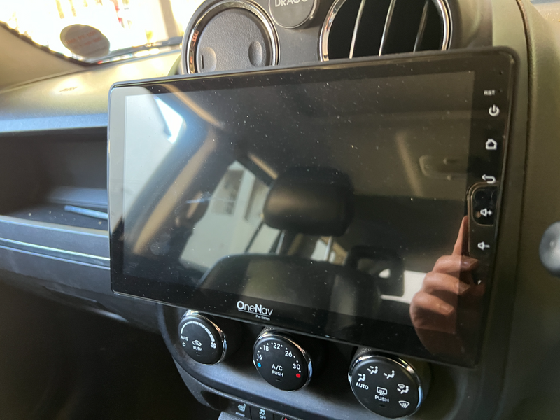 OneNav Car Navigation System with Airplay