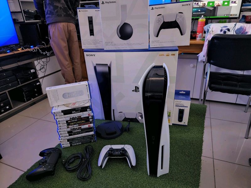 Ps5 1tb disc Version unit was fully tested x1 controller R10.500 Disc edition