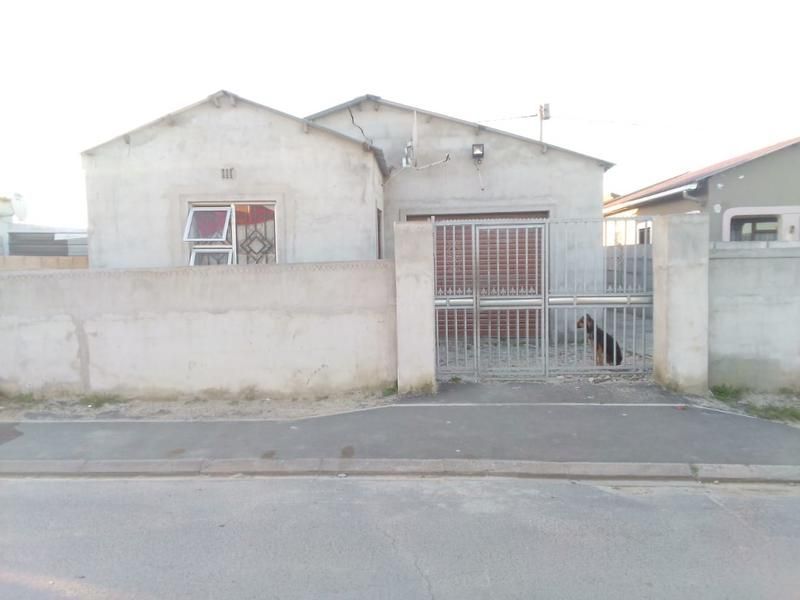 Charming 2-Bedroom Home with Expansion Potential in Greenpoint, Khayelitsha