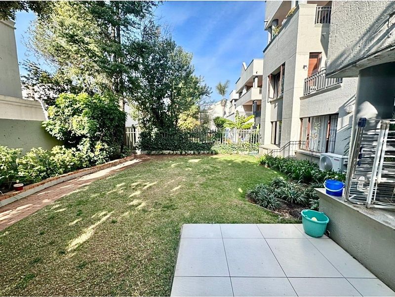 MODERN AND NEWLY RENOVATED - 2 Bedroom (3 Bedroom converted to 2 Bedrooms) 2 Bathrooms, a Study a...