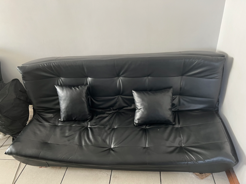 sleeping couch for R1000