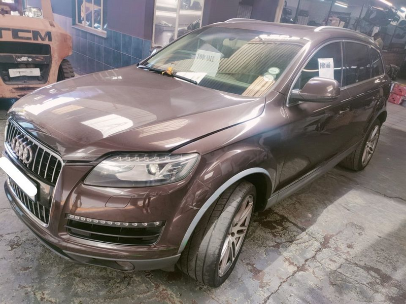 Audi Q7 3.0TDI 2011 stripping for spares