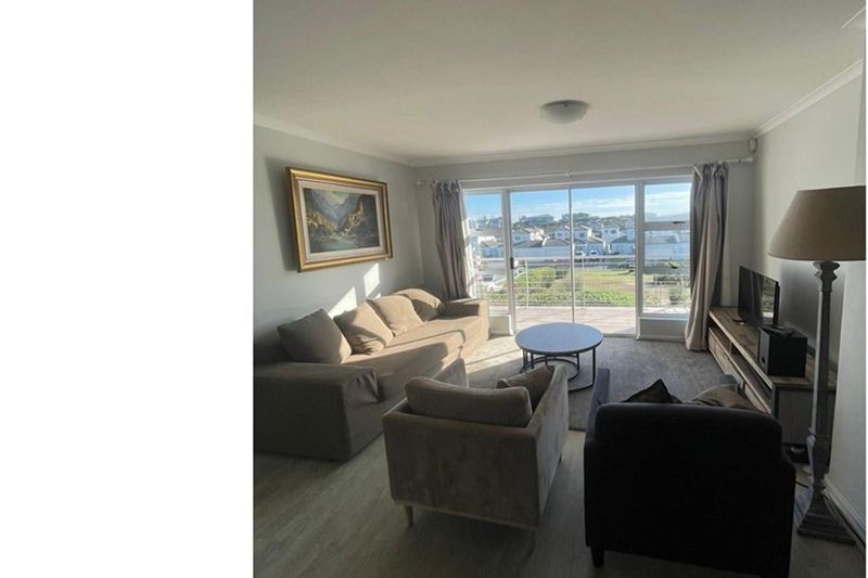 Available immediately - Seaside townhouse in security estate
