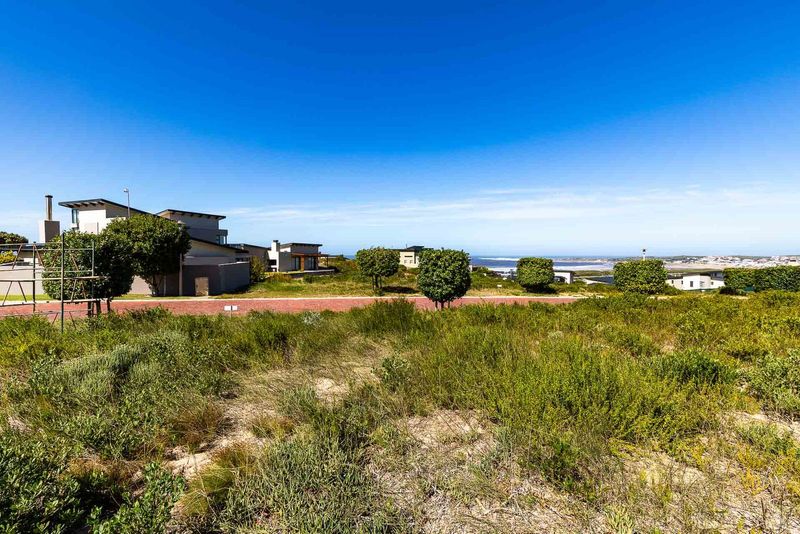 692m² Vacant Land For Sale in Stilbaai Oos