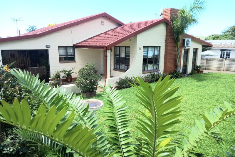 3 Bedroom Freestanding House with Outbuilding and Double Garage for Sale in Ottawa, Verulam.