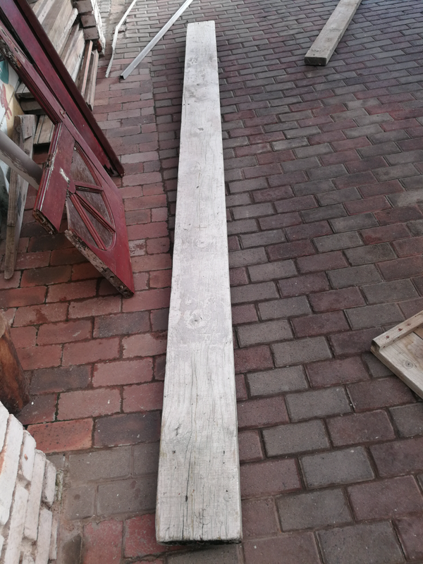 4 Scaffolding planks &#64;R150 each