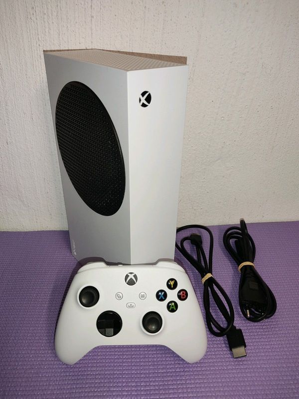 Xbox Series S, 512gb, 1 Original series Controller, Hdmi cable, Power cable