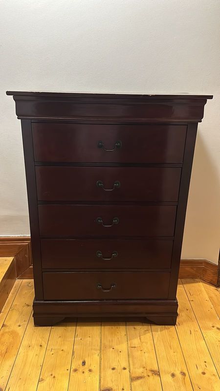 Mahogany Chest of Drawers. Used with some damage