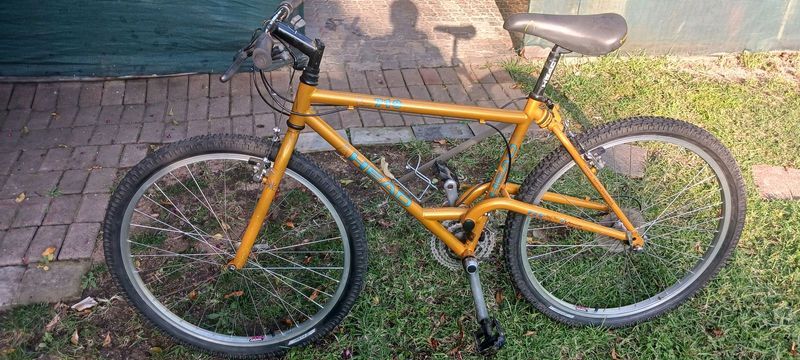Bicycle 26 very good condition  multi speed aluminum wheels R1900.00