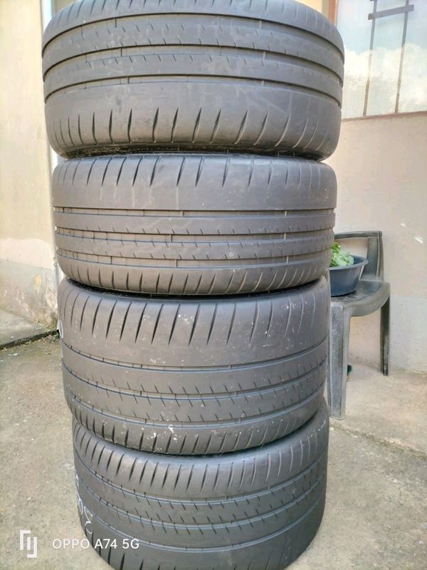2x 265/35/20 and 305/30/20 Michelin pilot sport cup2