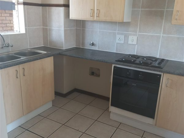 Bachelor flat to rent in Arcadia and Sunnyside PTA from 1 May 2024