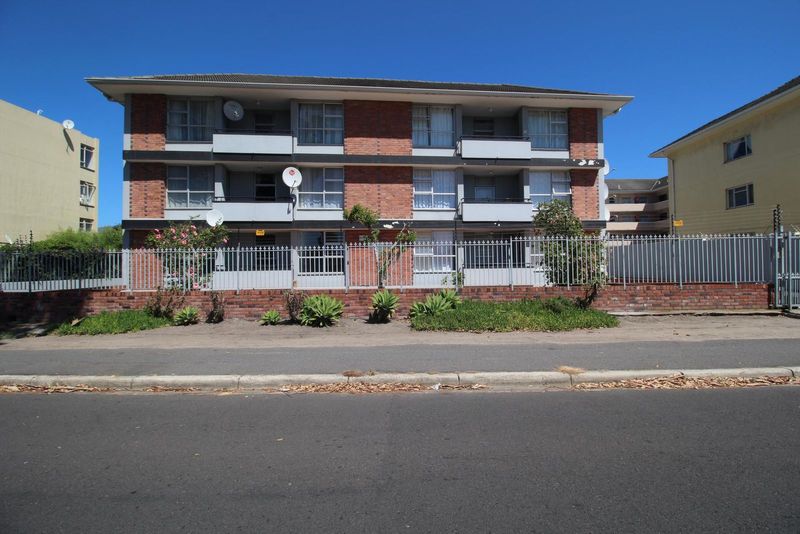 One-bedroom apartment available to rent from the 1 June 2024 at Kyalami Court in Plumstead