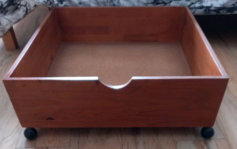 Underbed toy boxes
