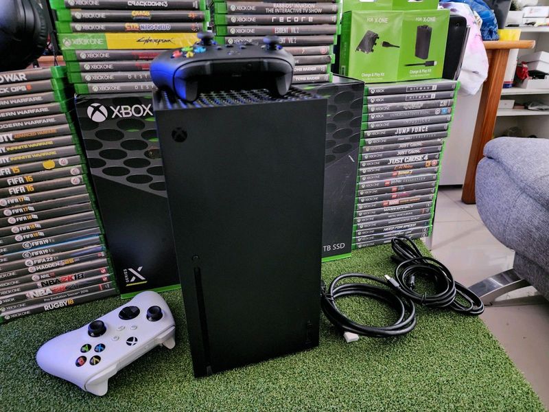 Xbox series x 1tb ssd R8999 x1 controller and all cables Xbox series x 1tb ssd  price is R9.000 pric