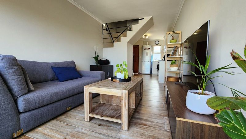 2 Bedroom Apartment for sale in Uitzicht
