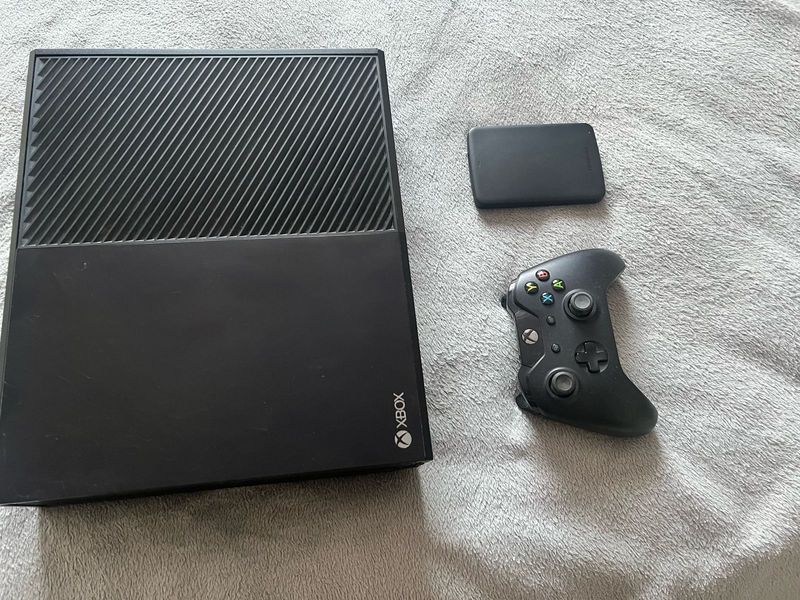 Original Xbox One for Sale with x5 games