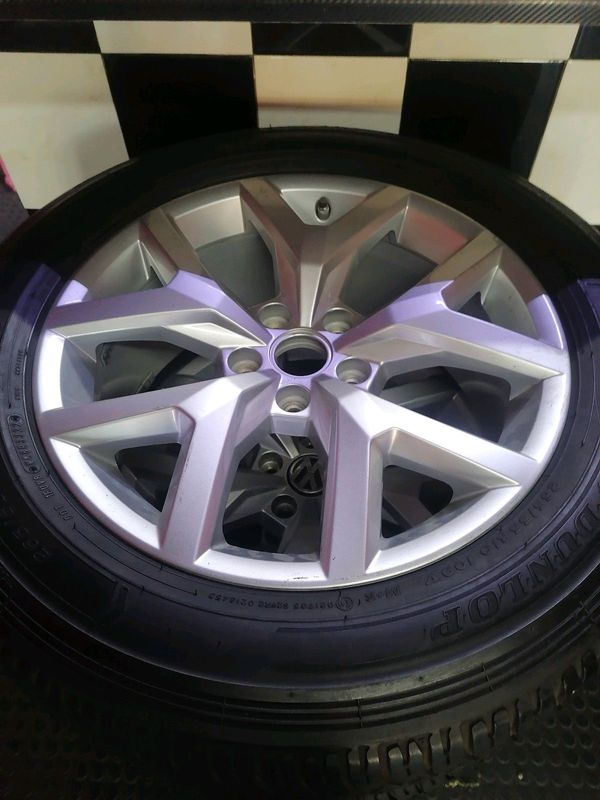 Volkswagen Amarock 19inch Mag Rims (WITH USED TYRES)