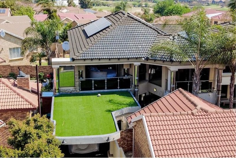 A modern and very elegant unique 6-bedroom 7 bathrooms mansion in Thatchfield Centurion.