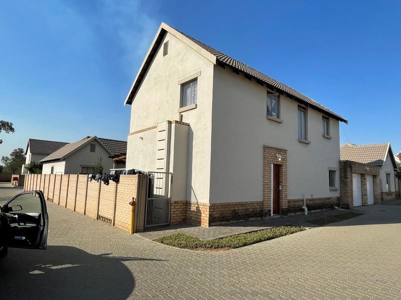 3 bedroom for sale in Willow Park Manor