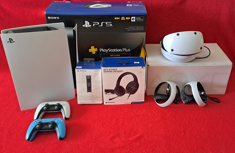 PS5 CONSOLE AND PS V2 COMBO WITH EXTRAS